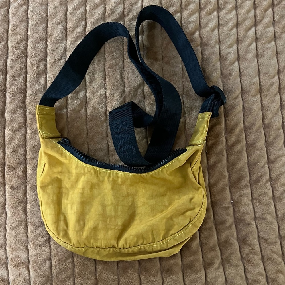 BAGGU Mini Crescent Custom Mango